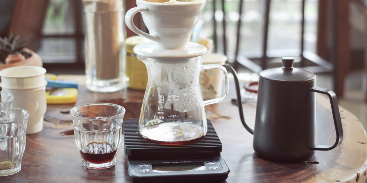 Kaffee brühen mit dem Handfilter Kaffee brühen mit dem Handfilter