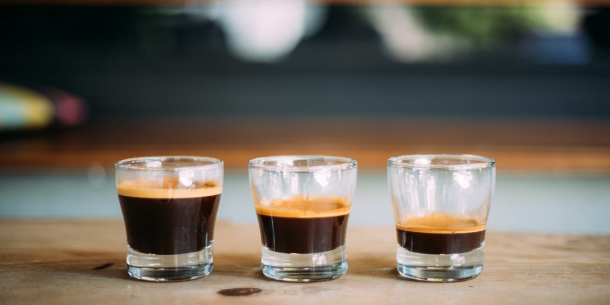 3 Gläser mit Espresso