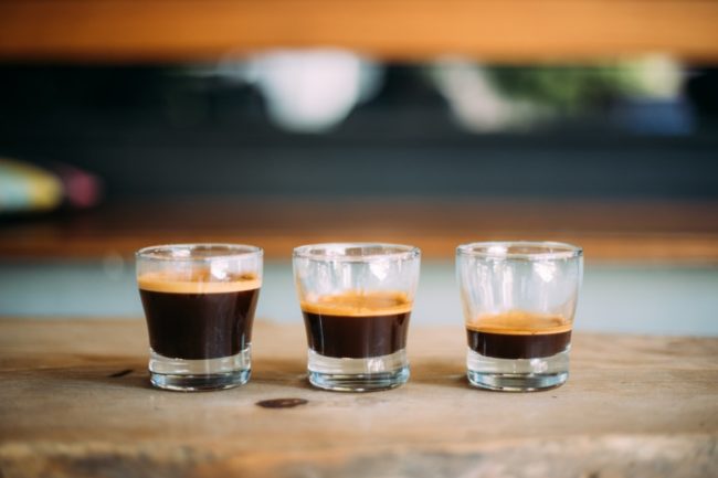 3 Gläser mit Espresso
