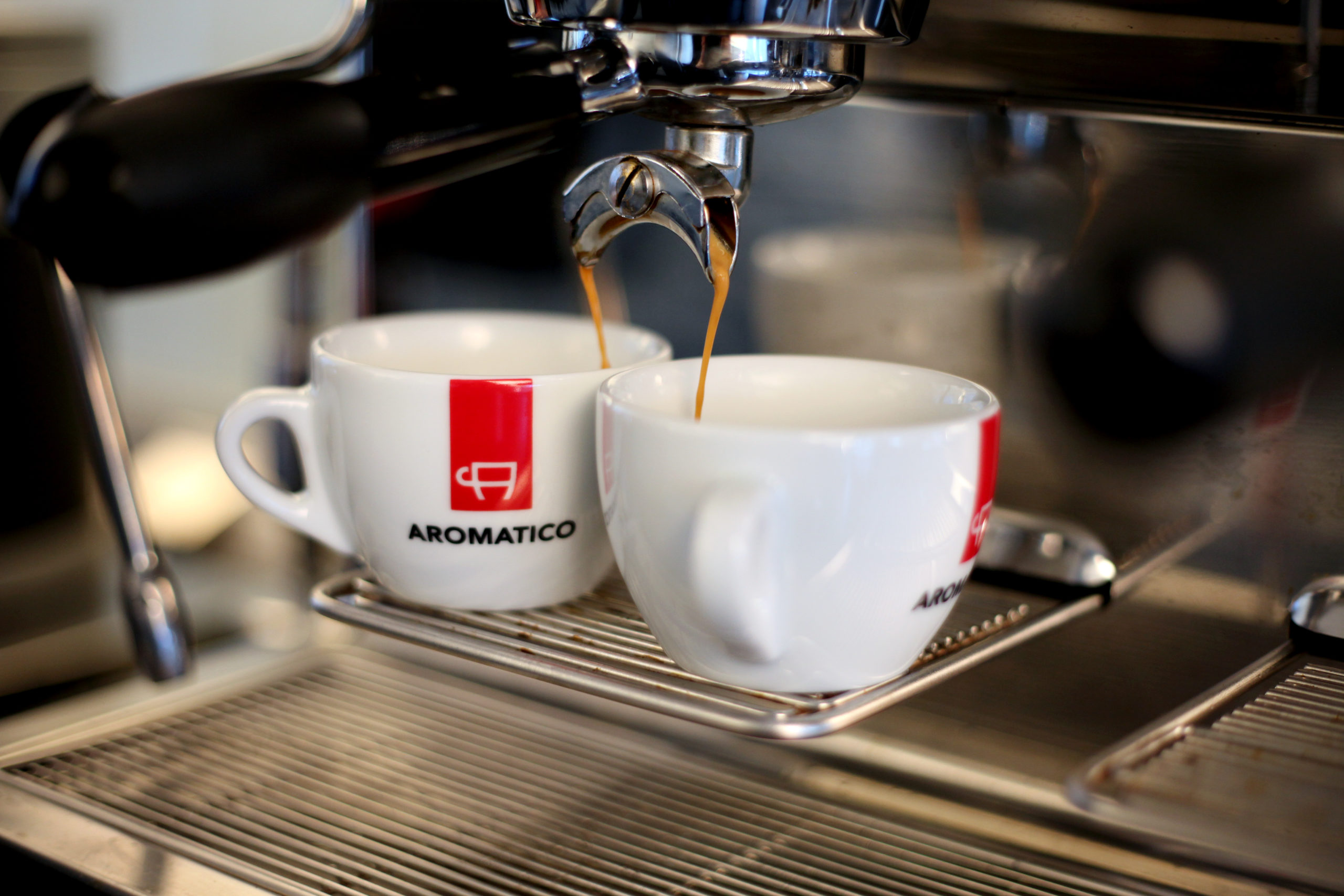 Cappuccino-Siebtraeger-Artikel Espressozubereitung an der Siebträgermaschine