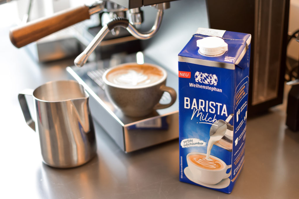 Weihenstephan Barista Milch an der Siebträgermaschine