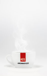 Aromatico Tasse schlicht weißer Hintergrund Close Up Kaffeetasse von Aromatico