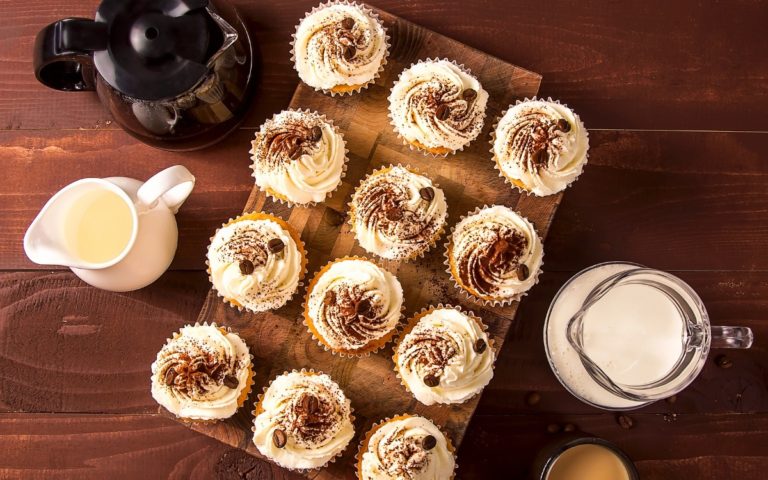 Cupcakes mit Kaffeebohnen