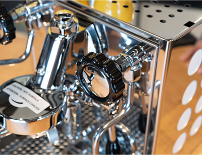 Espressomaschine aus Edelstahl von oben